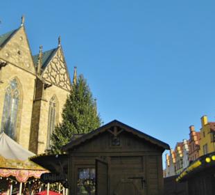 Weihnachtsmarkt - Marktplatz / links Marienkirche