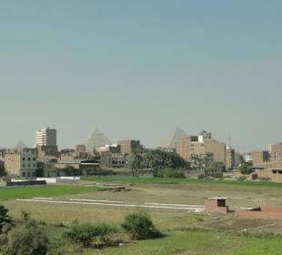 Erster Blick auf die Pyramiden