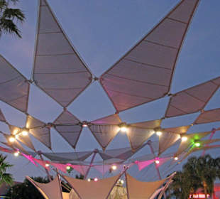 futuristische Dachsegel 