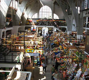Die besondere Markthalle im alten Bahnhofsgebäude