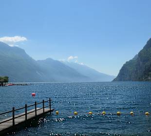 Blick bei Riva del Garda zum Gardasee