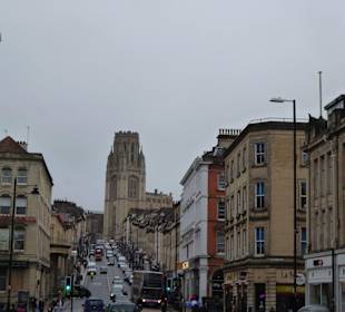 Wills Memorial Building widoczny z daleka