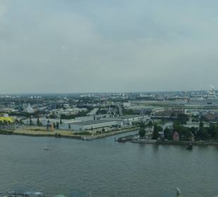 Ausblick vom Penthouse Elb-Panorama, 20.Stock