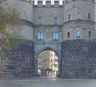 Hahnentorburg