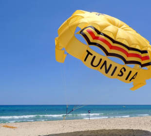 Am Strand von Hammamet- Yasmine