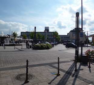 Bahnhofsvorplatz mit Brunnen