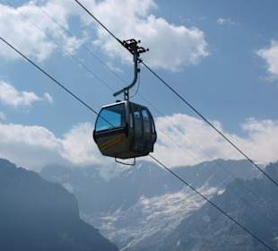 Hoch mit der Bergbahn