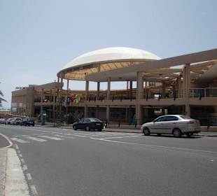 Shopping Center vorm Hotel