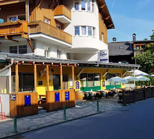 Direkt an der Hauptstraße gelegen