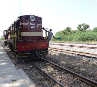 Umspannen der Lok für die Rückfahrt