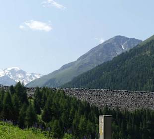 Schüttstaumauer am Gepatsch-Stausee