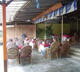 Aussenterrasse am Fluss