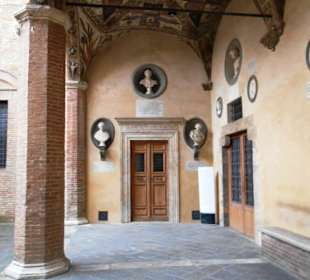 Palazzo Chigi-Saracini