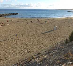 Öffentliche Strandbucht mit feinem Sand