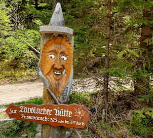 Wegweiser zur Hütte