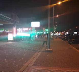 Einkaufen bei Nacht