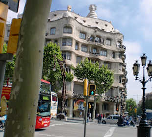 Casa Milá von außen
