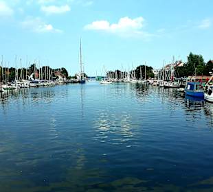 Wiecker Hafen an der Klappbrücke