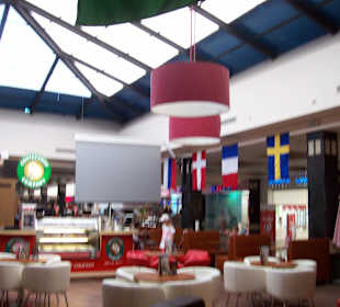 Eines der vielen Restaurants im Einkaufszentrum