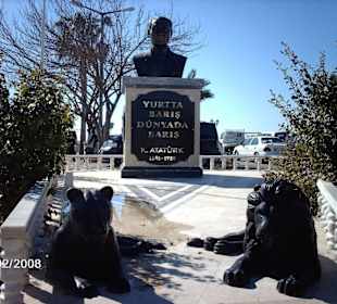 Atatürk-Denkmal