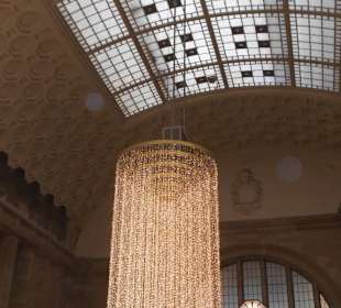 Bahnhof Leipzig im Weihnachtgewand.