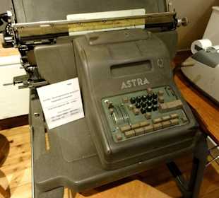 Alte Buchungsmaschine