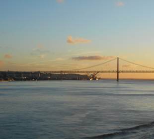 Brücke des 25. April