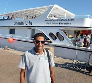 Mohamed mit seinem Boot