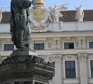 Hofburg-Innenhof    Copyright G.H.S.