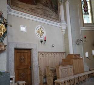 Hl. Andreas und Chorgestühl