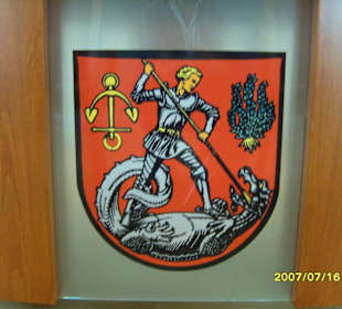 Das Heider Stadt-Wappen im Schreibtisch.