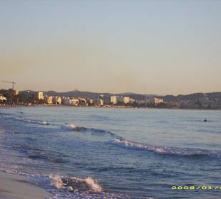 Strand vor dem Hotel