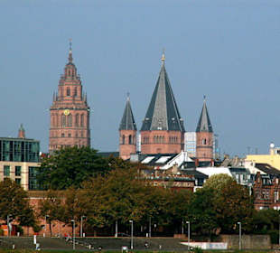Blick vom Schiff zum Mainzer Dom