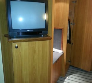 Minibar und Schrank