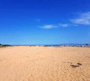Unheimlich breiter Strand