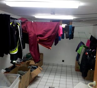 Trockenraum für Sportkleidung im Keller