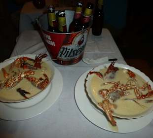 Bier wird im Kübel mit Eis serviert