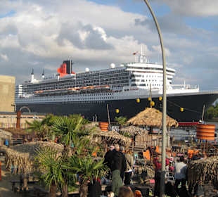 Queen Mary 2 beim Hafengeburtstag