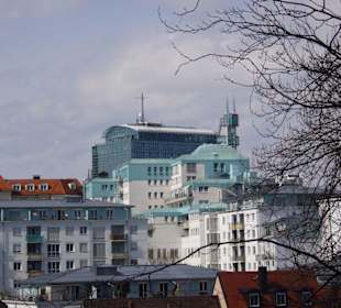 Blick aufs Zentralhaus & Skyline