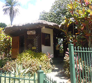 Eingang mit Kassenhäuschen