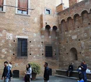 Palazzo Chigi-Saracini