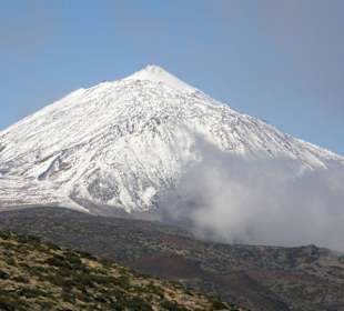 Teide im Schnee.