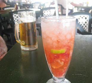 Lecker Cocktail bei Sa Trinxa