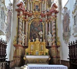 Hauptaltar von St. Mang
