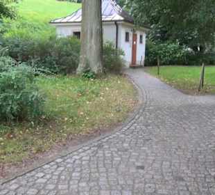 Entlang der Festungsmauer