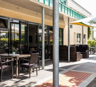 Terrasse am Barbereich Trend Hotel