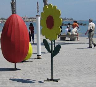 Osterdekoration am Hafen