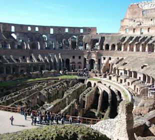 Blick ins Innere vom Colosseum.
