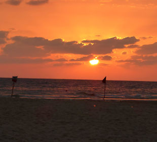 Sonnenuntergang an der Strandpromenade