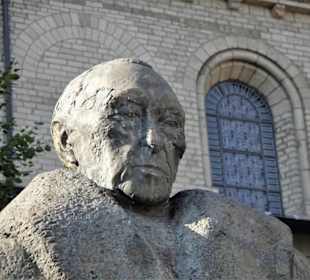 Ansichten des Konrad Adenauer Denkmals